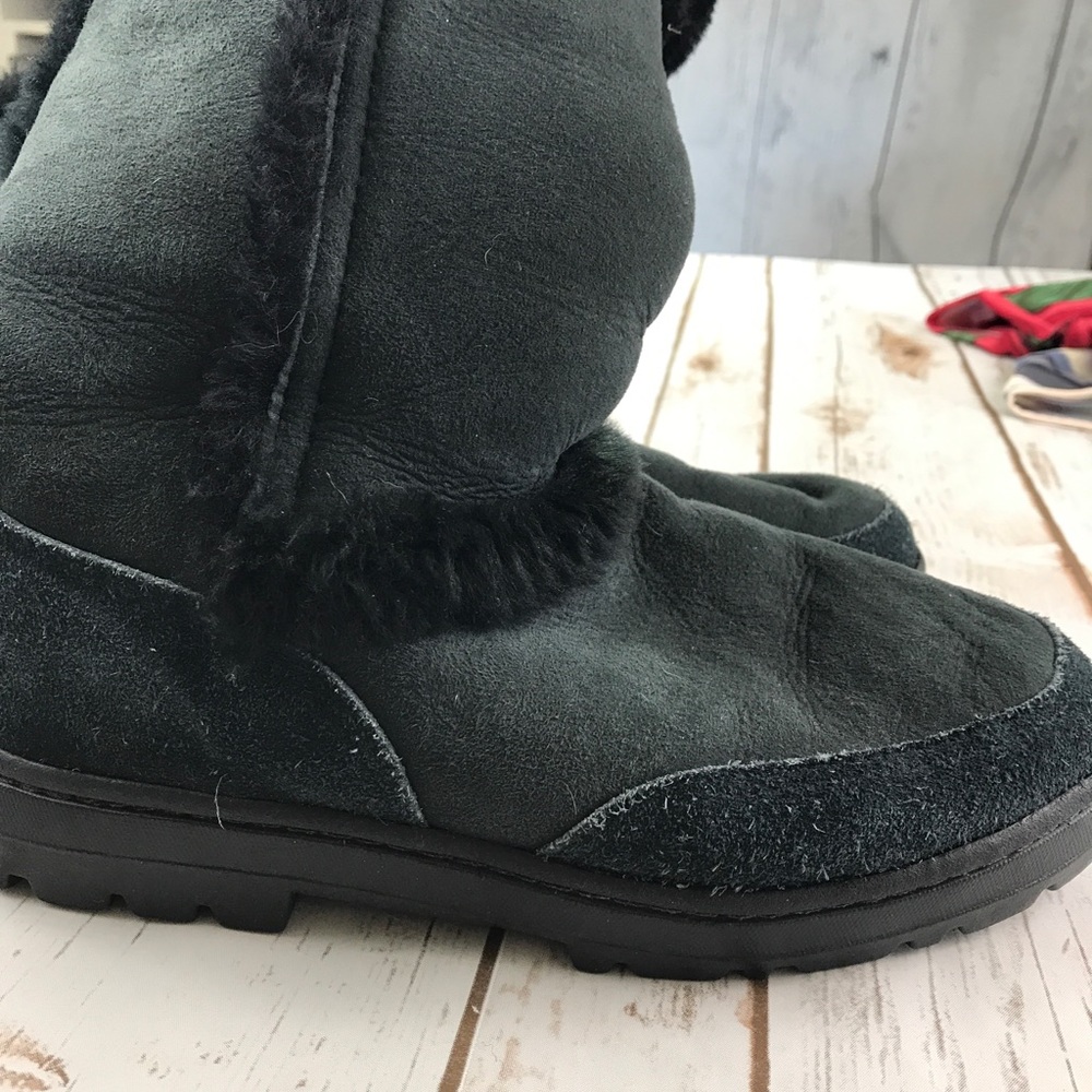 Uggs Sundance II High Boot. Women’s Size 8 Black